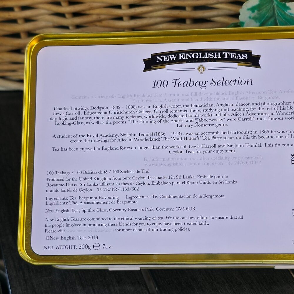 Alice Adventures in Wonderland empty metal tin - Picture 11 of 12